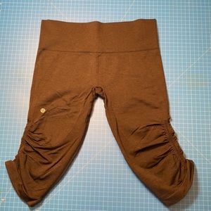 Women’s Lululemon Workout Leggings, Crop Length, Size 10, dark gray.